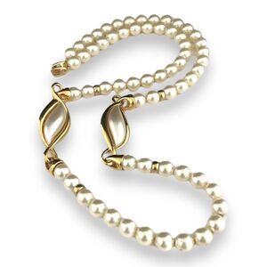 Vintage Signed Napier Necklace Simulated Pearl Gold Tone Classic Chic 4S